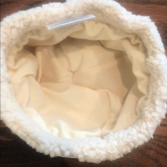 Infant winter hat - Picture 3 of 4